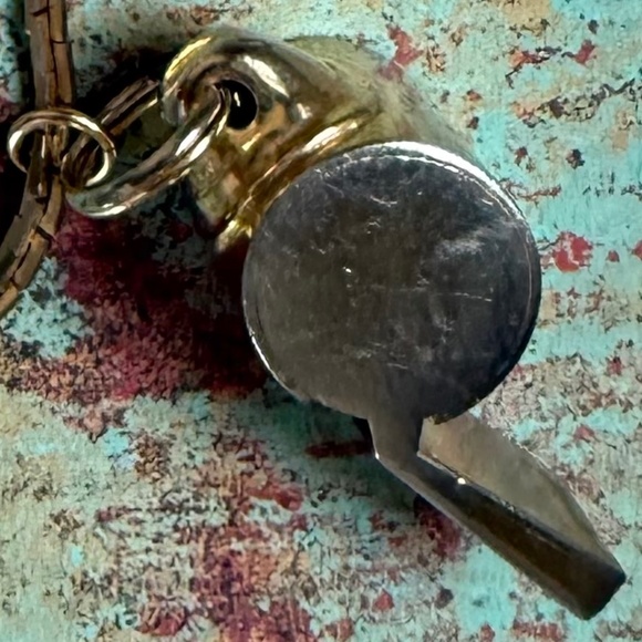 VINTAGE Gold Whistle Pendant on Gold Chain 29" - Picture 3 of 9